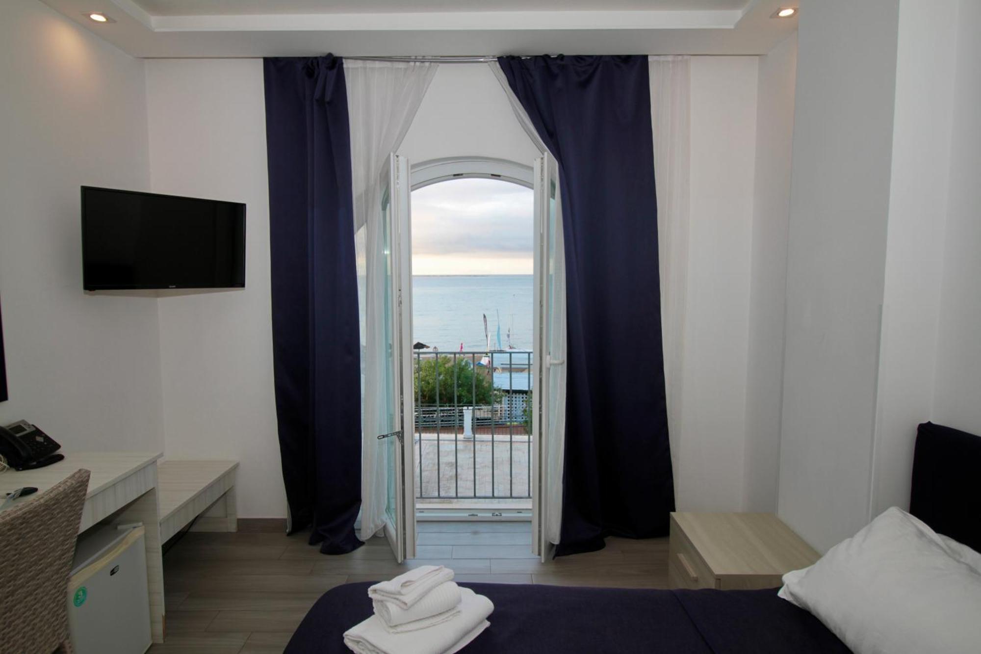 Klaton Beach Hotel ฟอร์เมีย ภายนอก รูปภาพ